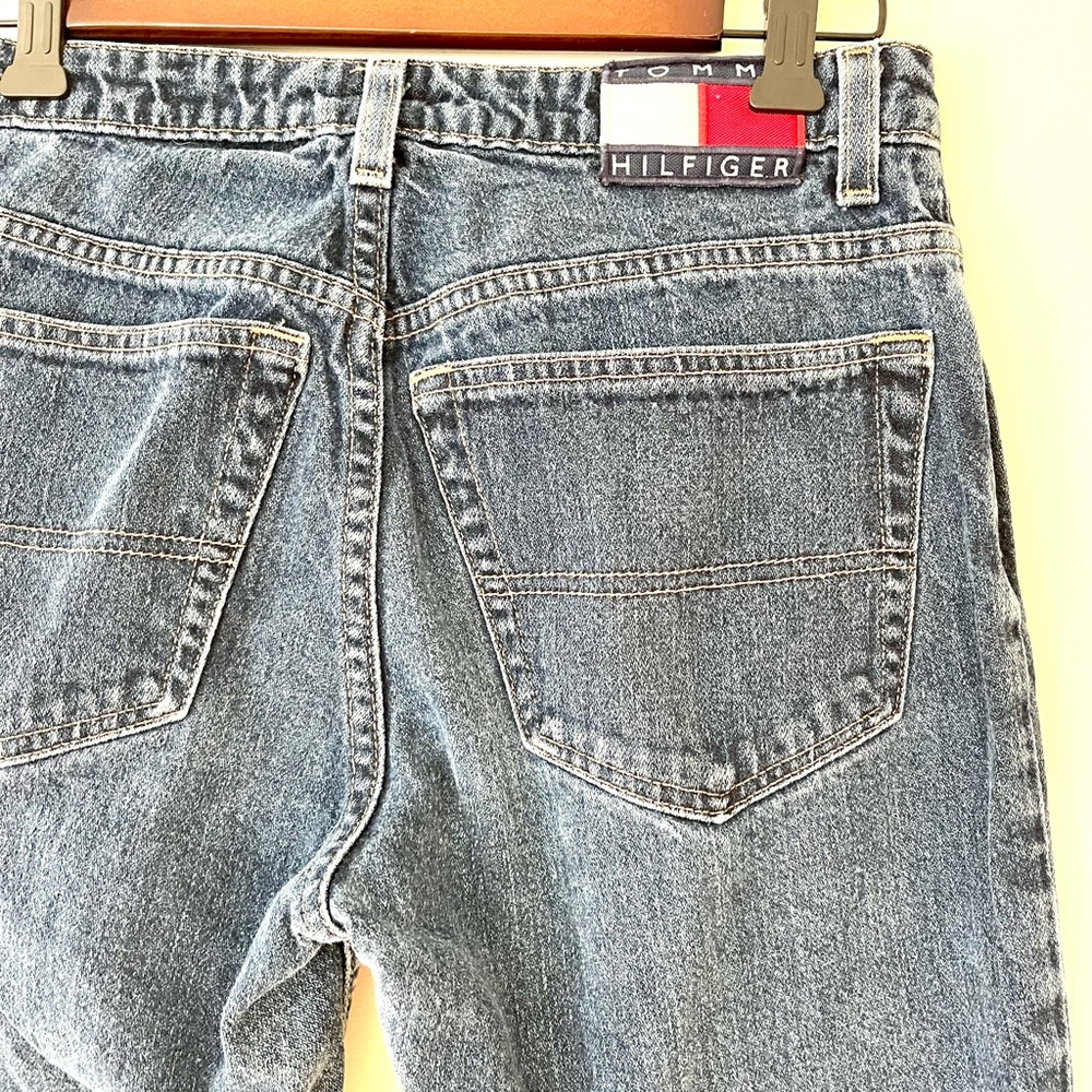 Vintage Tommy Hilfiger jeans in a medium wash size 7